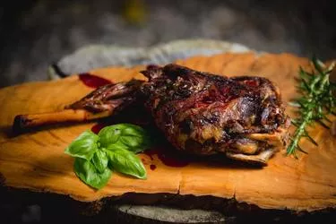 Rack of lamb with thyme and honey ( - with side dishes)